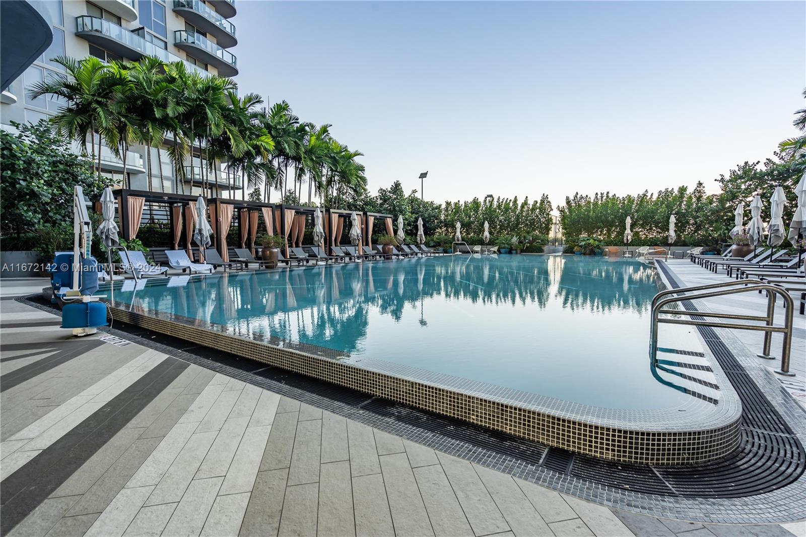 121 NE 34th St Unit: PH3204