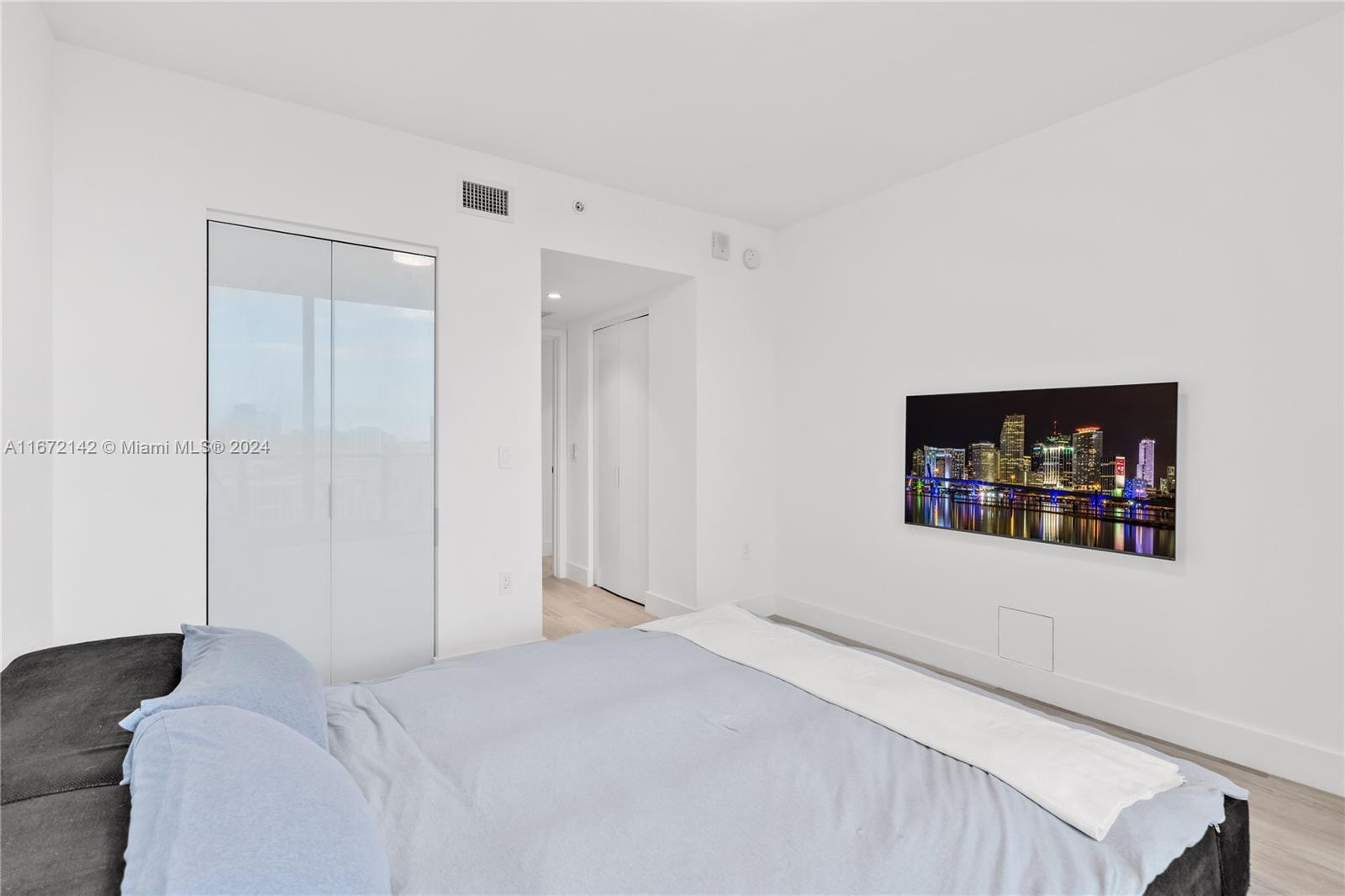 121 NE 34th St Unit: PH3204