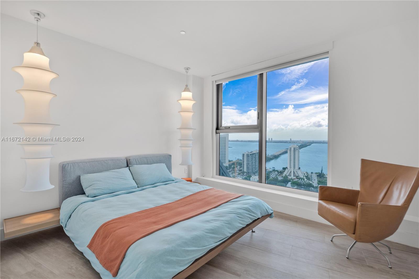 121 NE 34th St Unit: PH3204