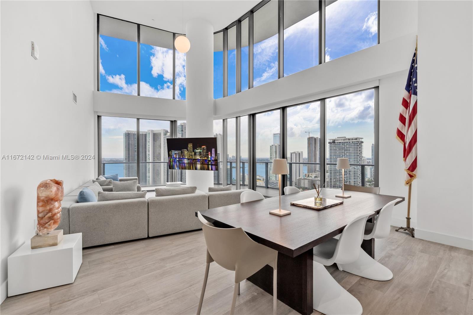 121 NE 34th St Unit: PH3204