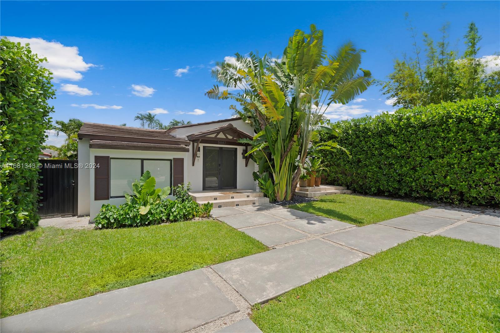 5887 SW 28th St