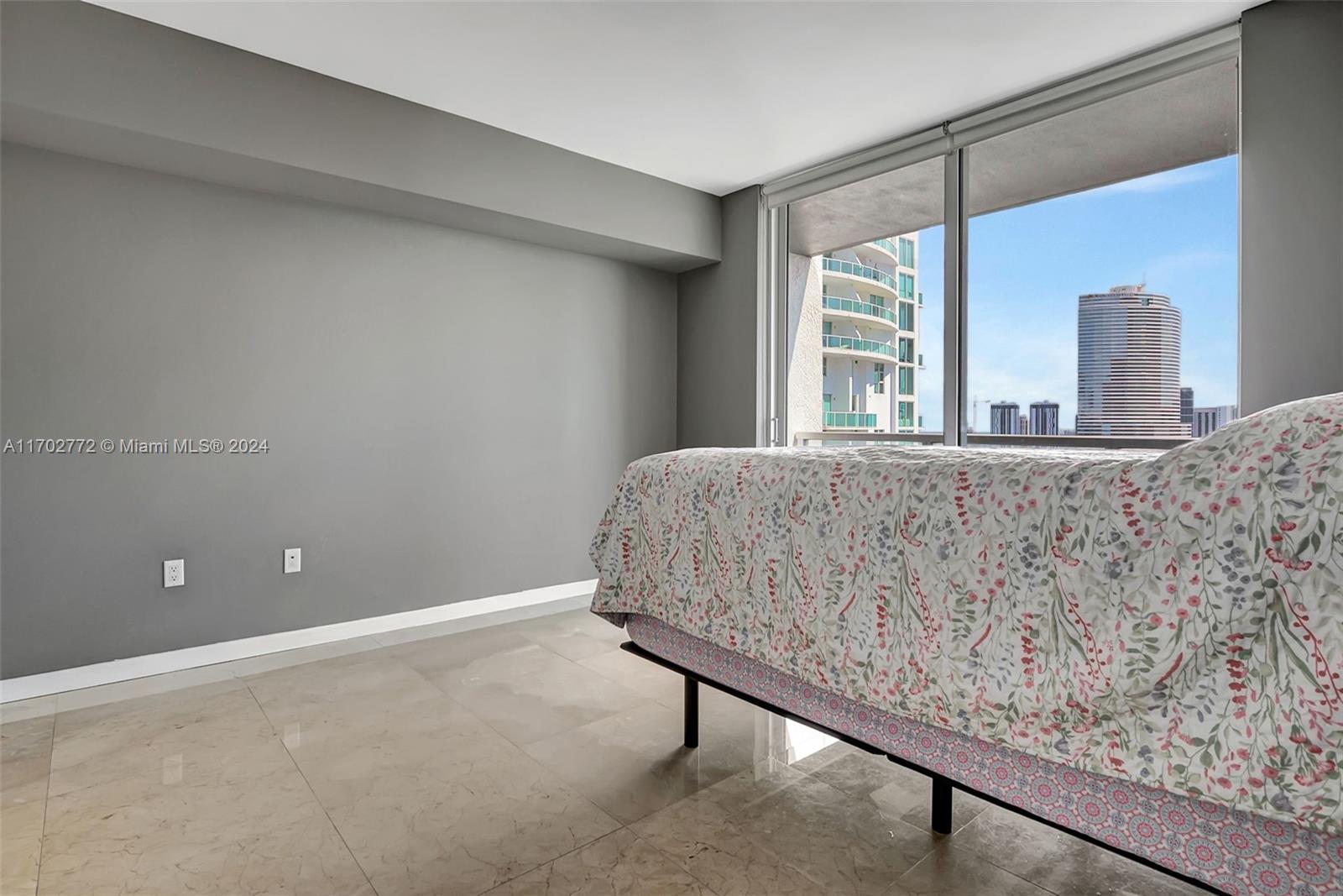 55 SE 6th St # 3903