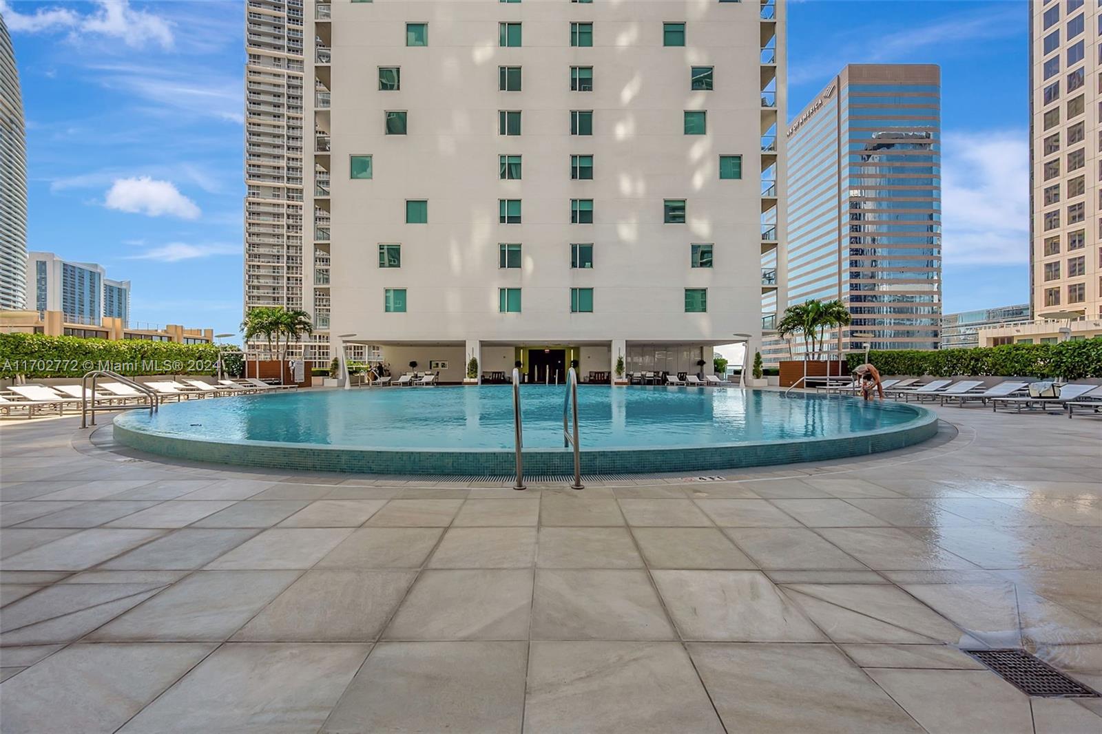 55 SE 6th St # 3903