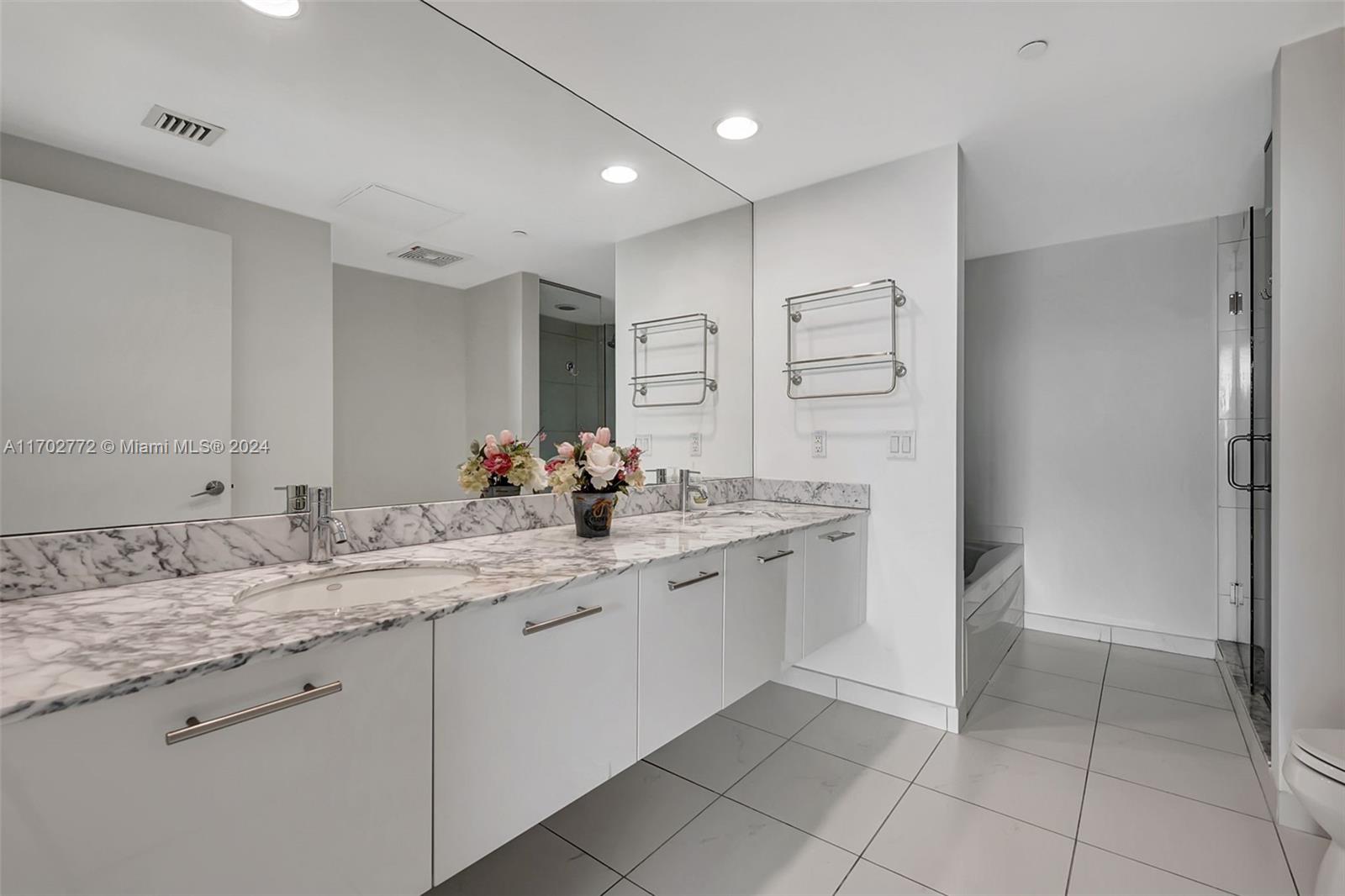 55 SE 6th St # 3903