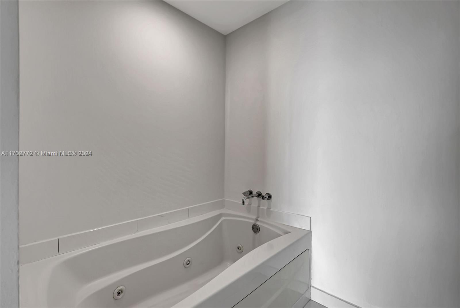 55 SE 6th St # 3903