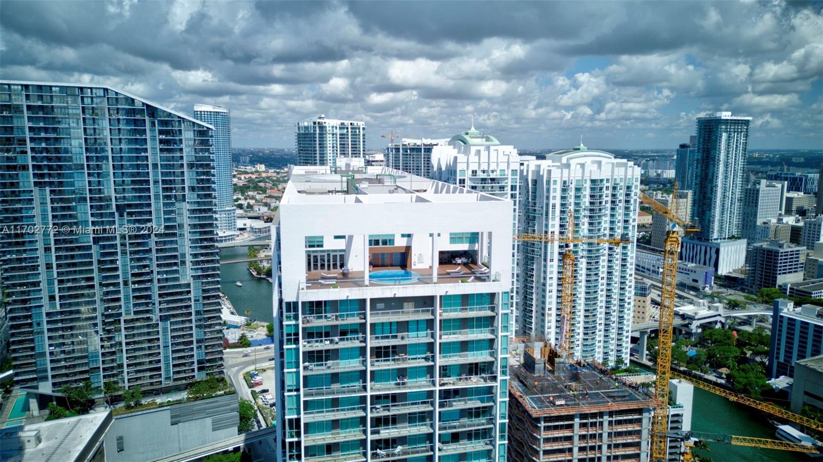 55 SE 6th St # 3903