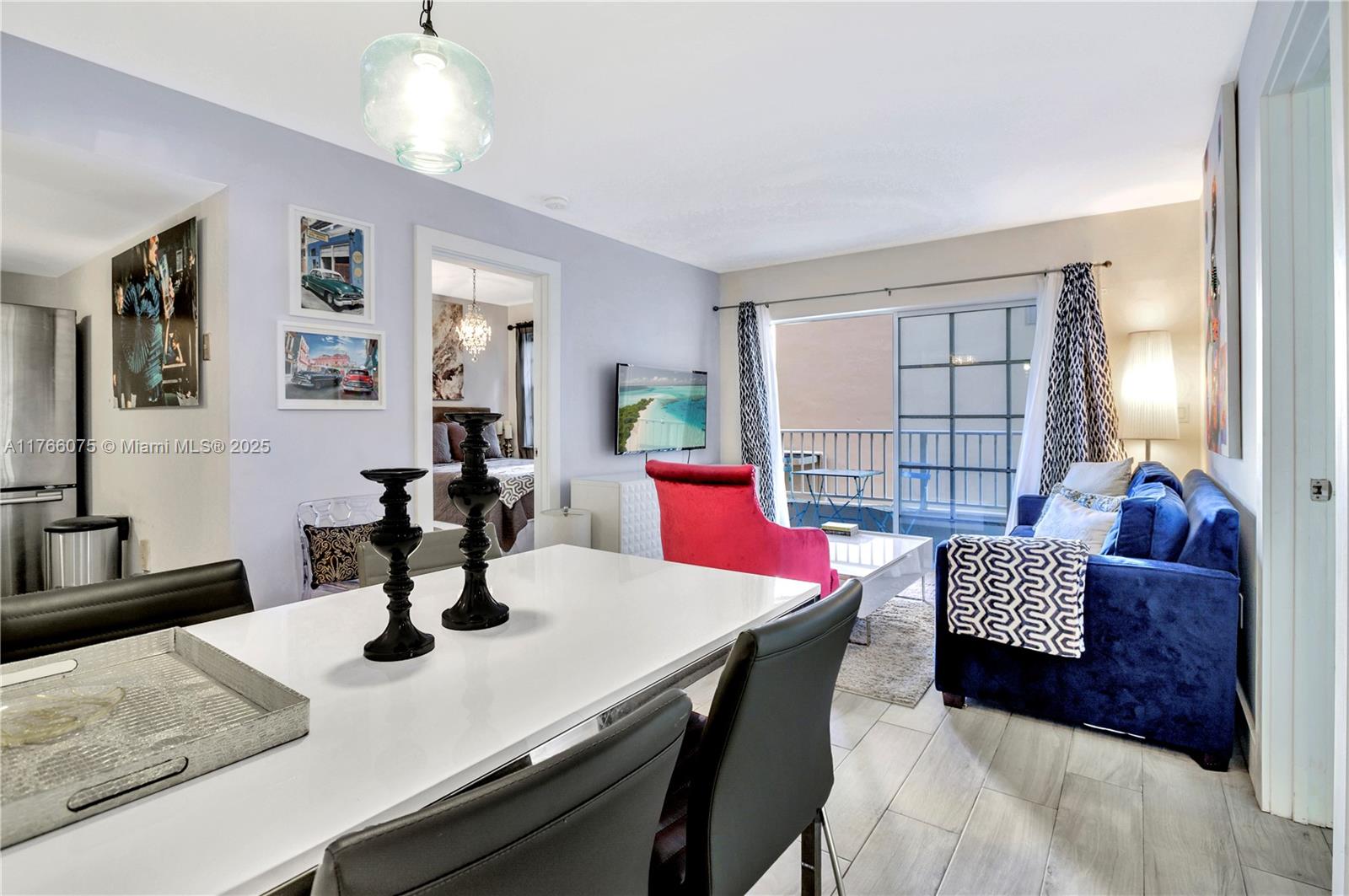 2600 Collins Ave # 204