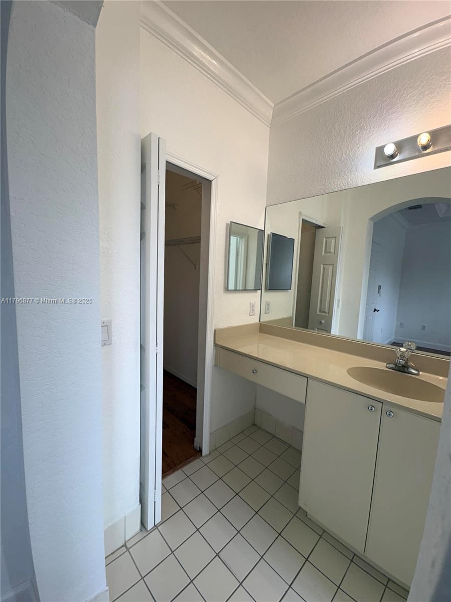 8301 NW 107th Ct # 22 Unit: 7-22