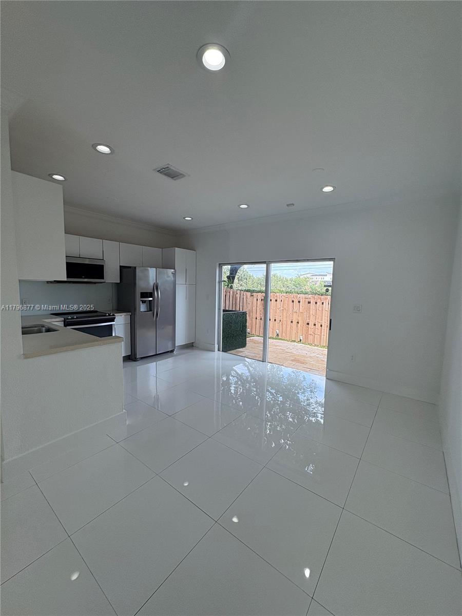 8301 NW 107th Ct # 22 Unit: 7-22