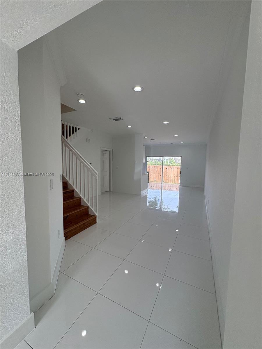 8301 NW 107th Ct # 22 Unit: 7-22