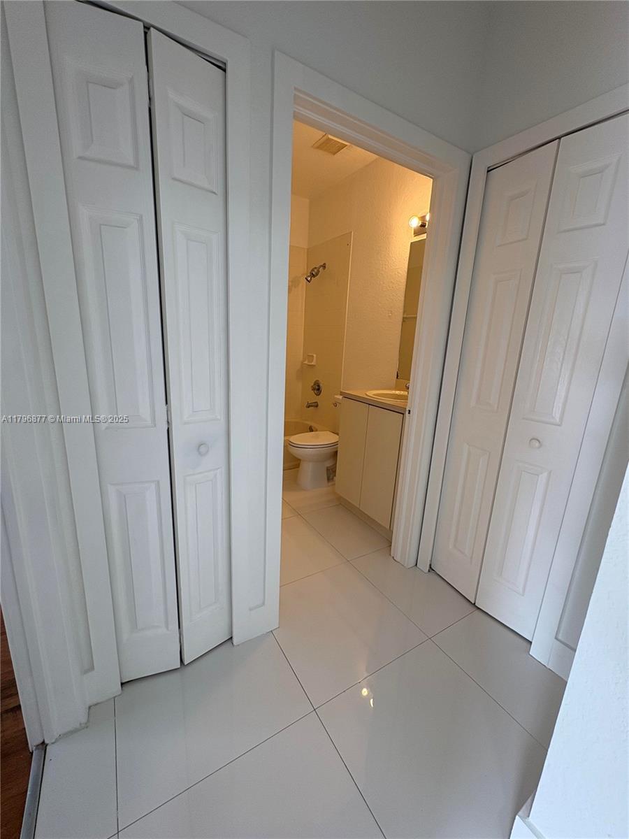 8301 NW 107th Ct # 22 Unit: 7-22