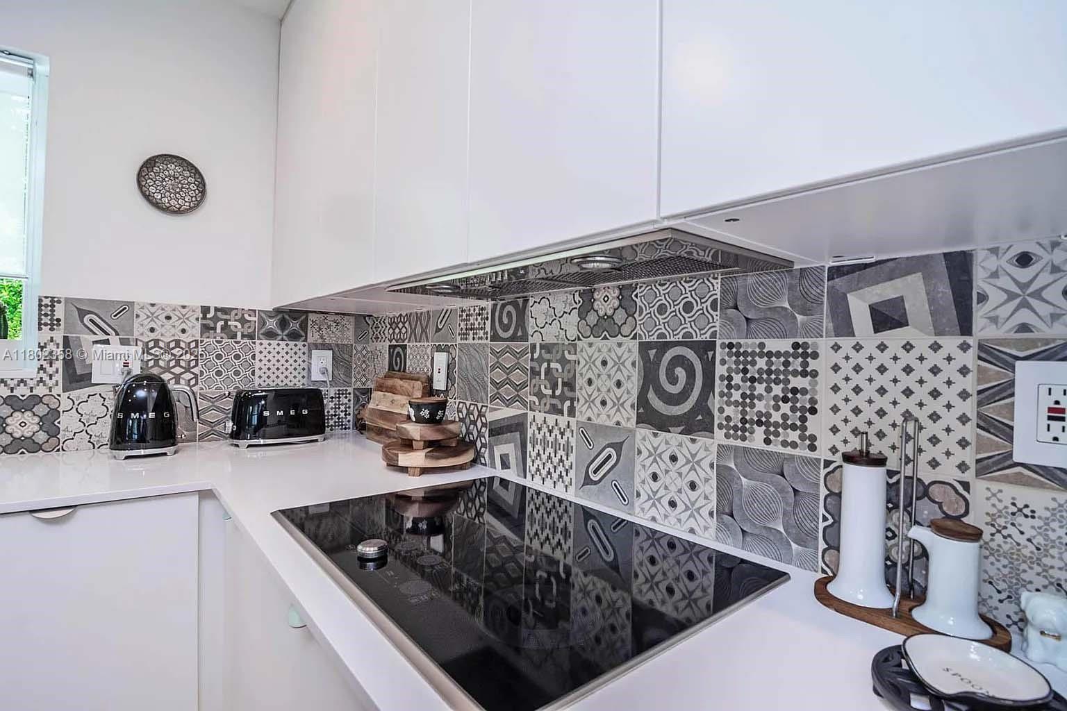 1439 Hollywood Blvd Unit: 0