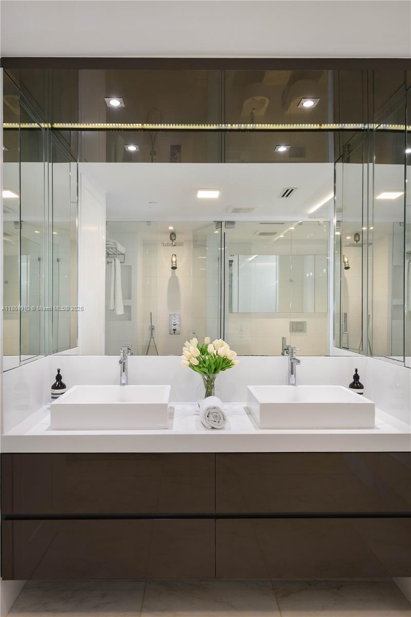 1331 Brickell Bay Dr # 909