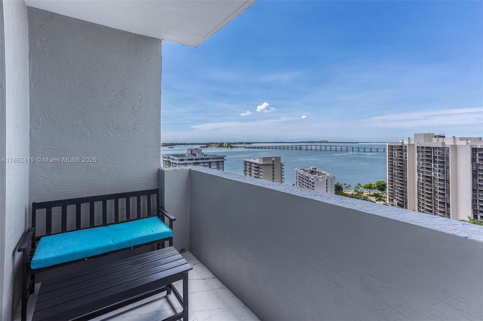 185 SE 14th Ter # 2006