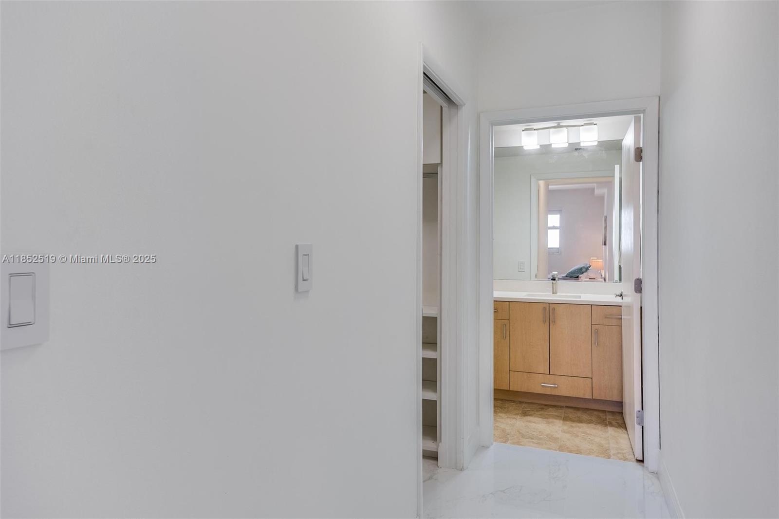 185 SE 14th Ter # 2006