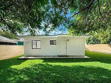 1367 NW 41st St