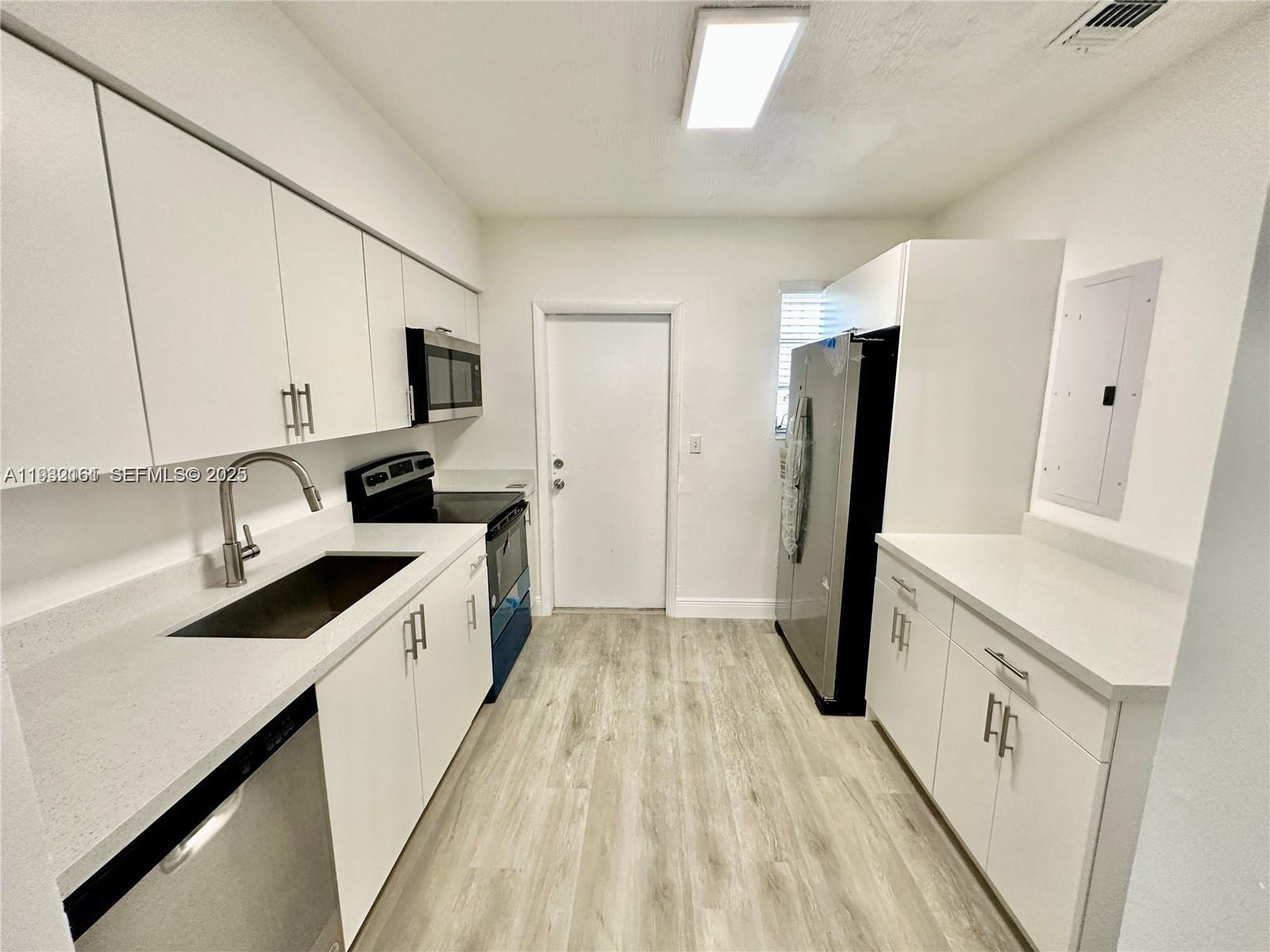 1533 NW 53rd St
