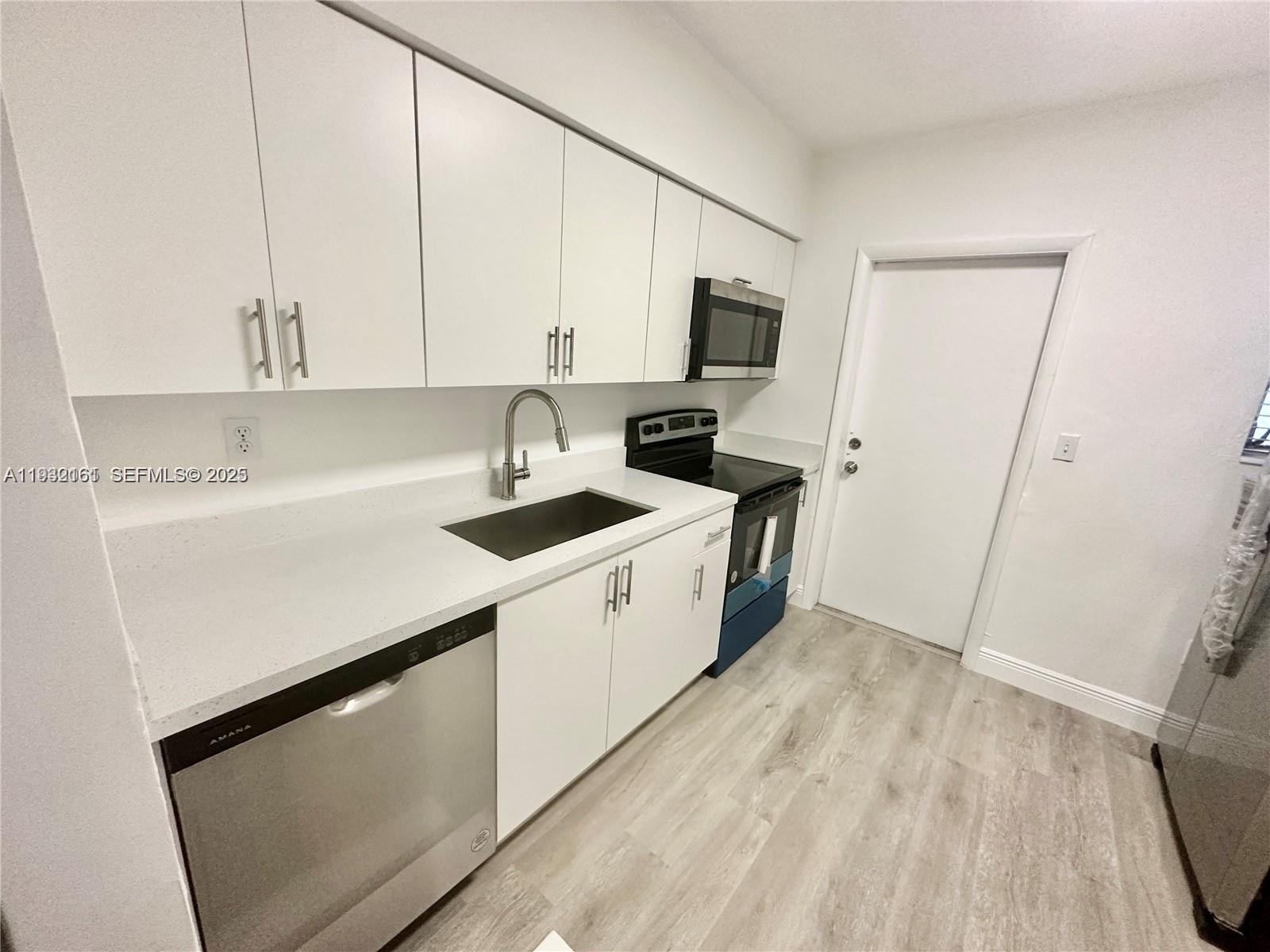1533 NW 53rd St