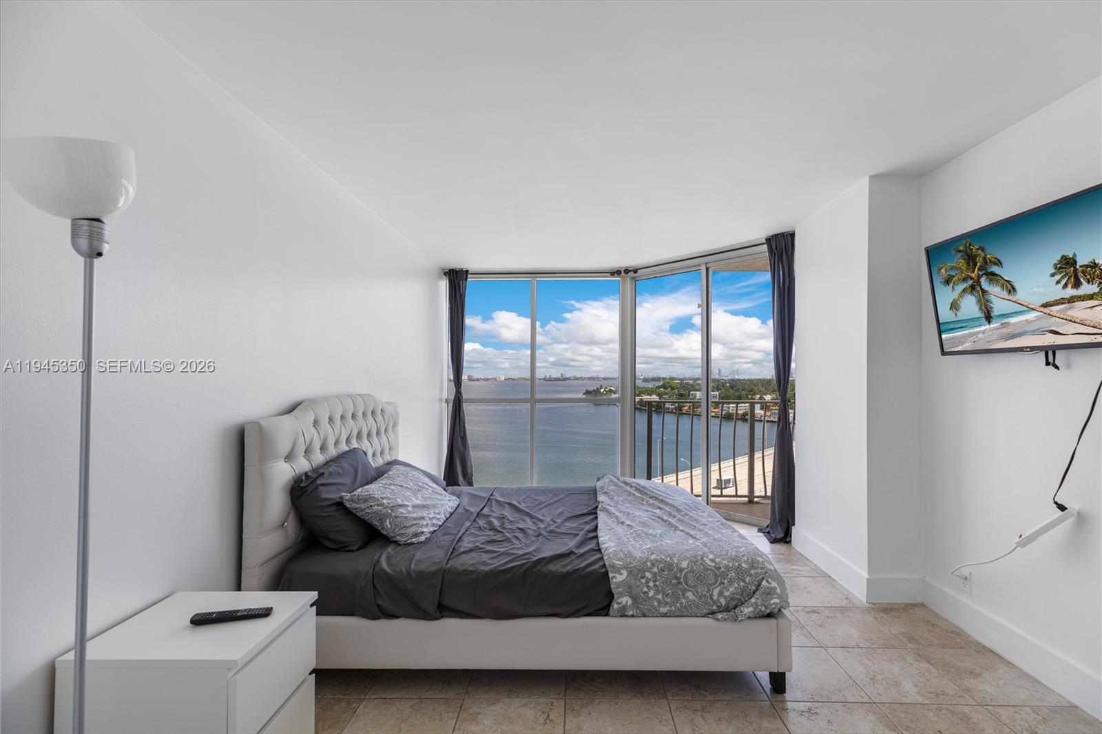 7601 E Treasure Dr # 1415