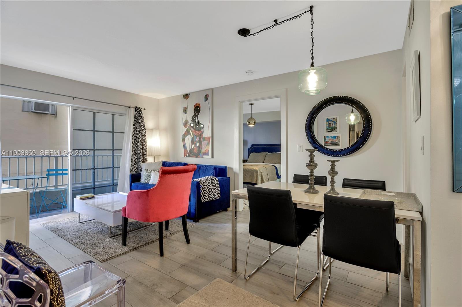 2600 Collins Ave # 204