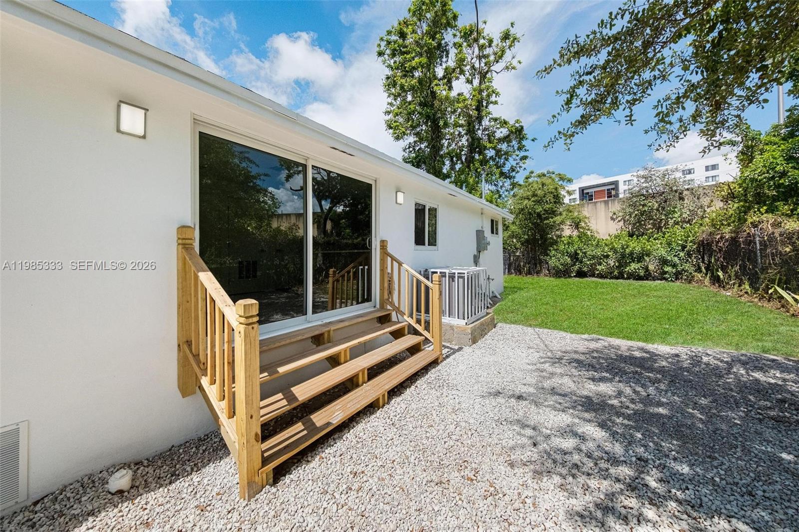 5900 NW 5th Ct # 5900