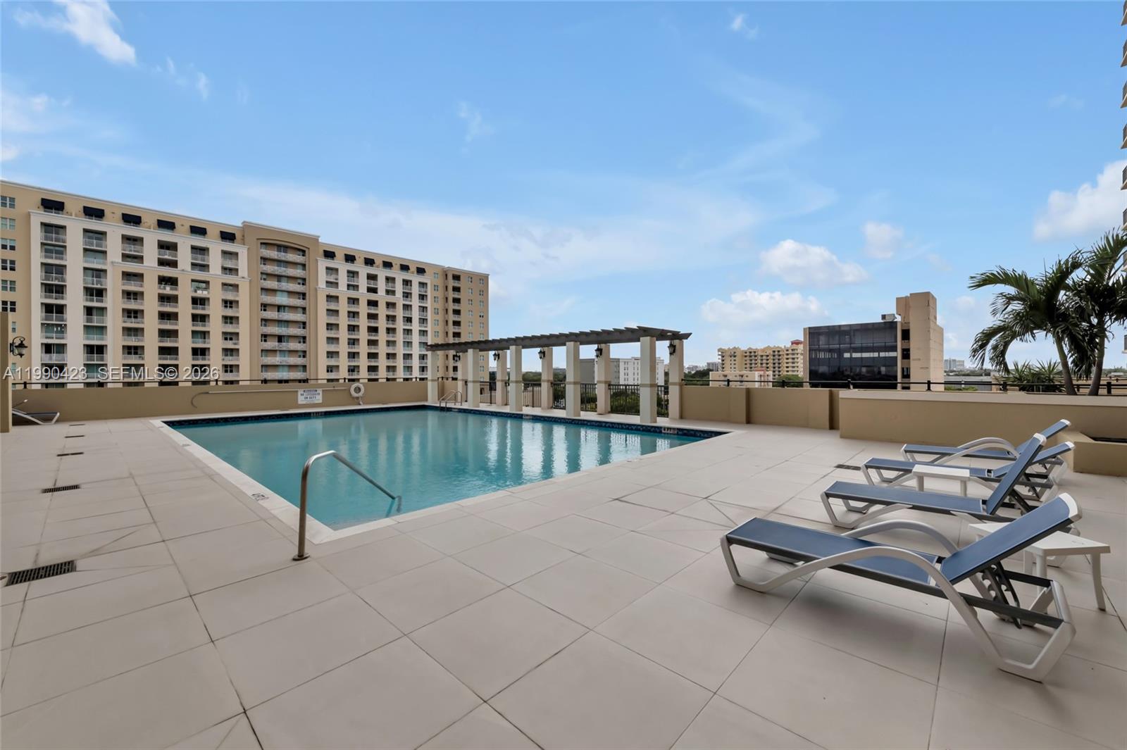 4242 NW 2nd St # 807