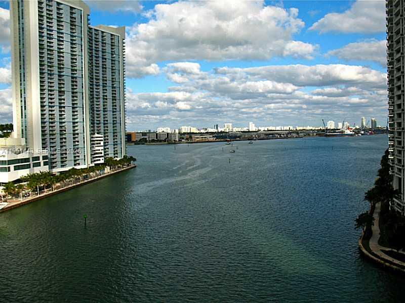465 BRICKELL AVE # 2902