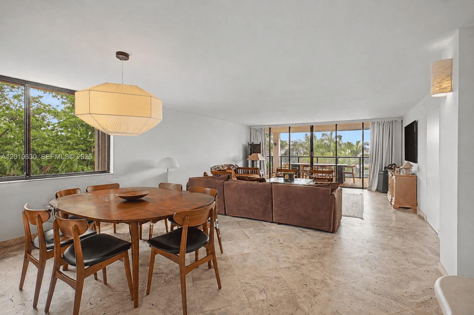 2575 S Bayshore Dr # 4A