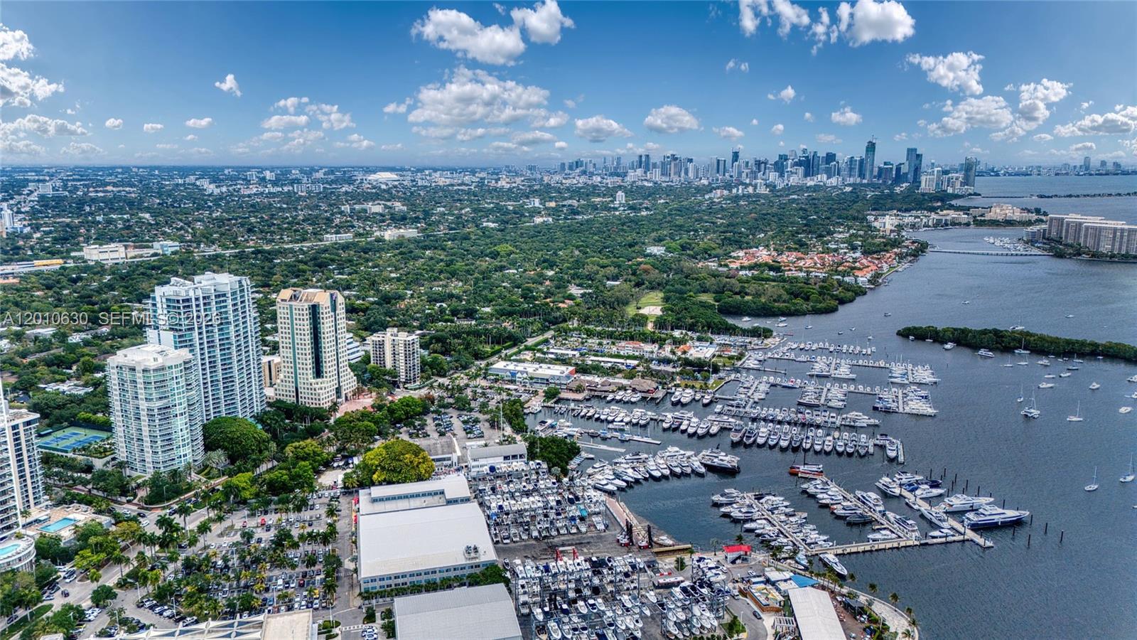 2575 S Bayshore Dr # 4A