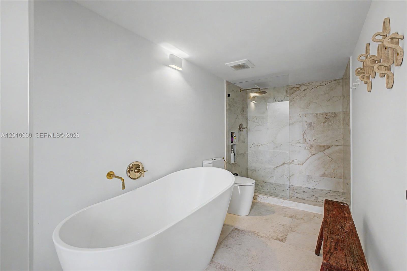 2575 S Bayshore Dr # 4A