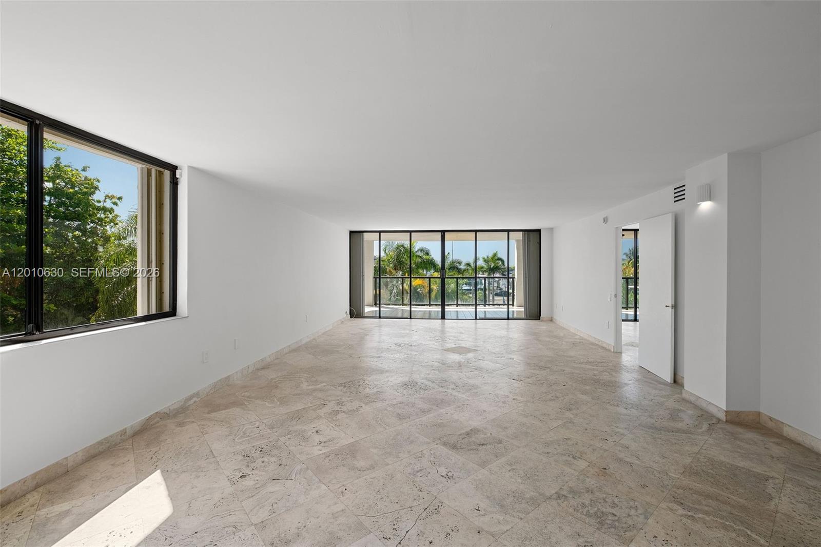 2575 S Bayshore Dr # 4A