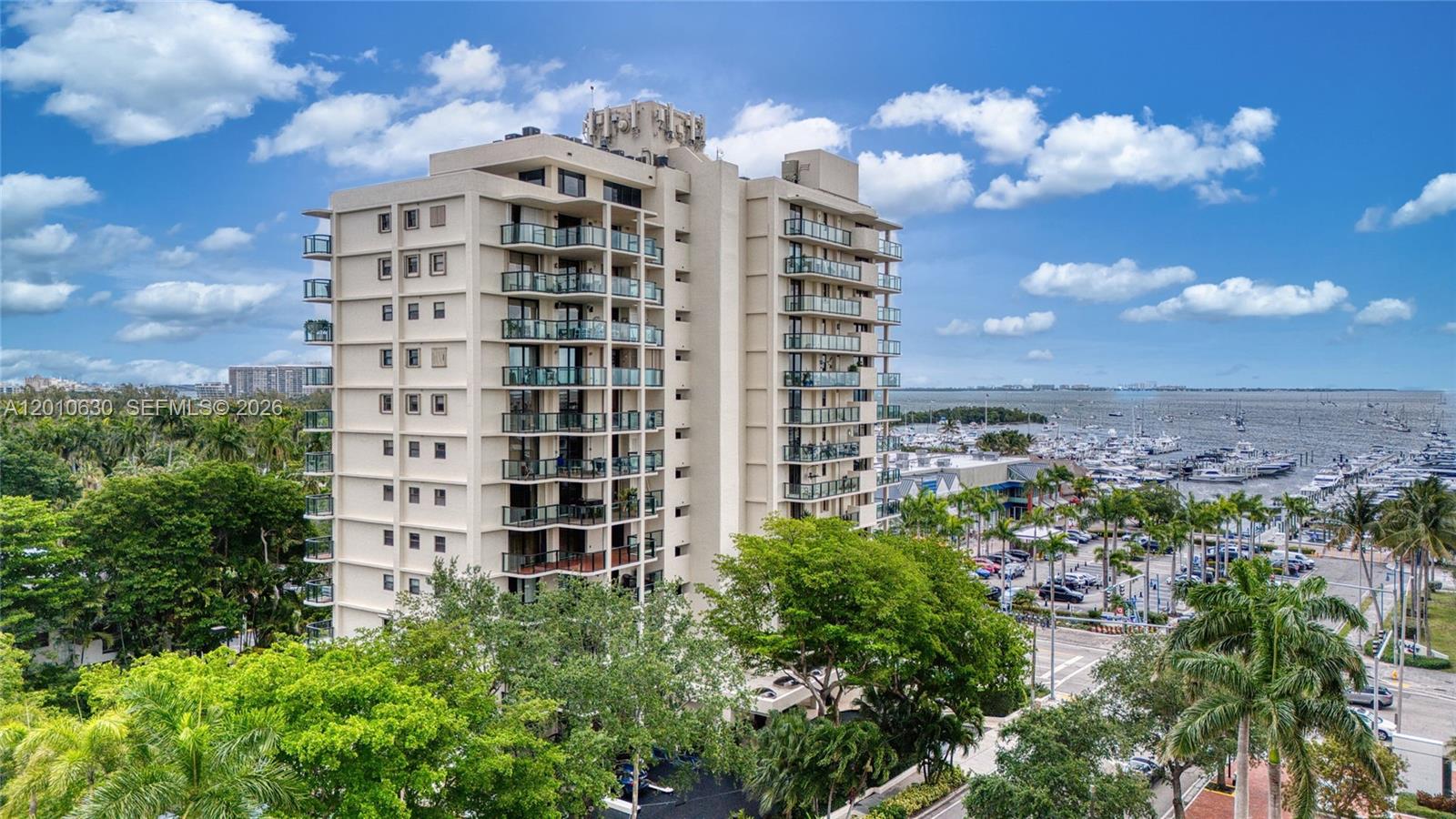 2575 S Bayshore Dr # 4A