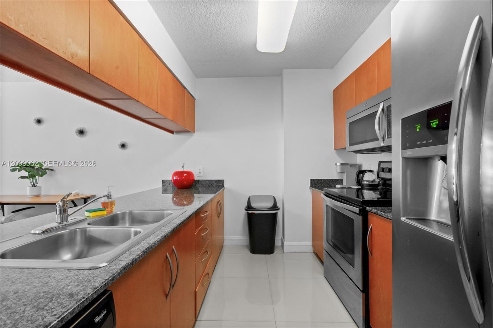 1200 Brickell Bay Dr # 3908