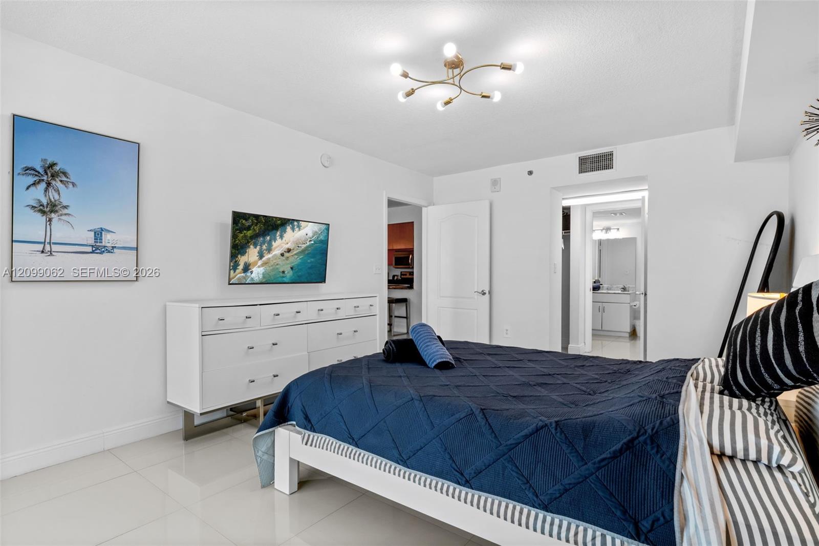 1200 Brickell Bay Dr # 3908