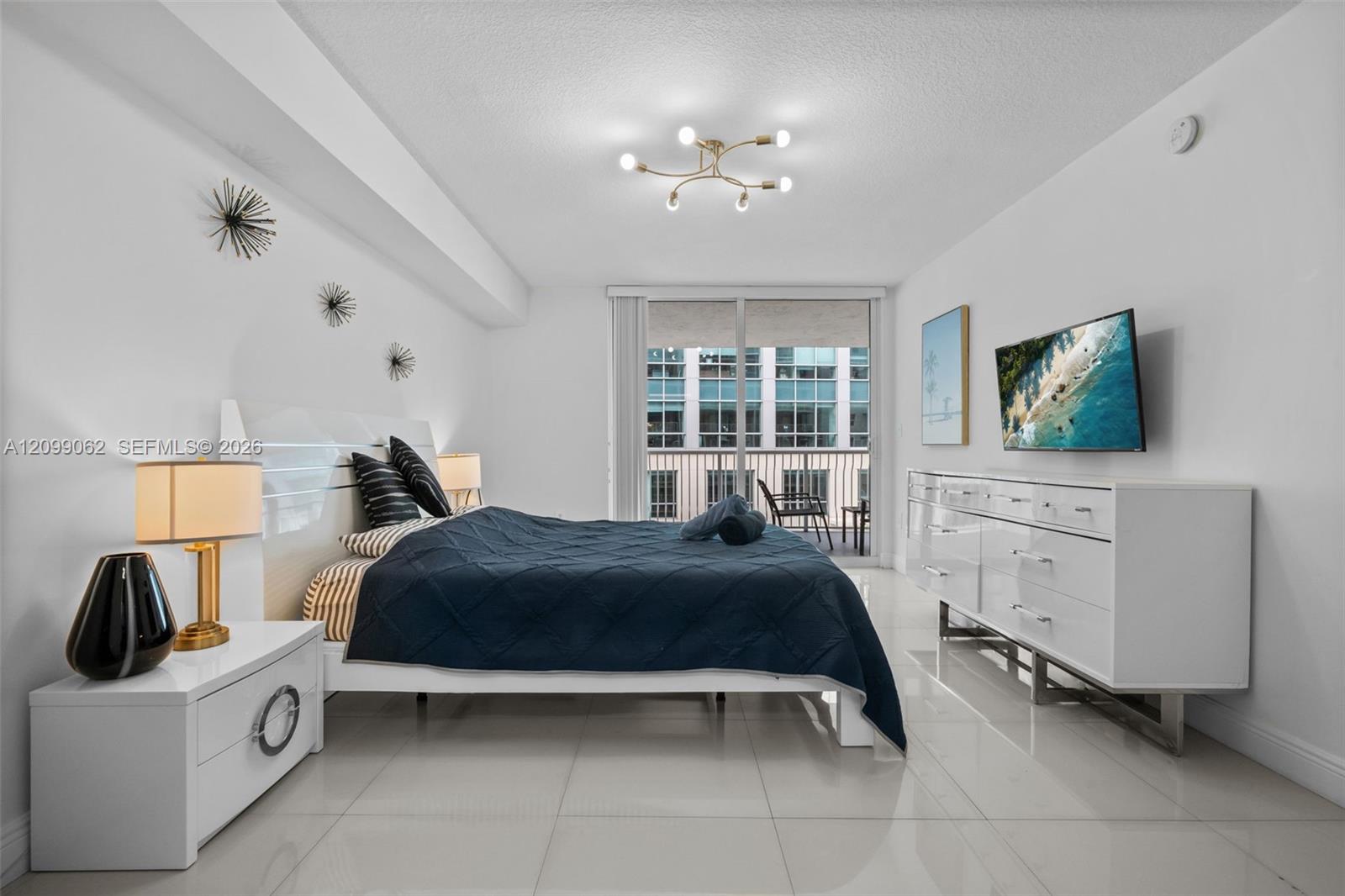 1200 Brickell Bay Dr # 3908