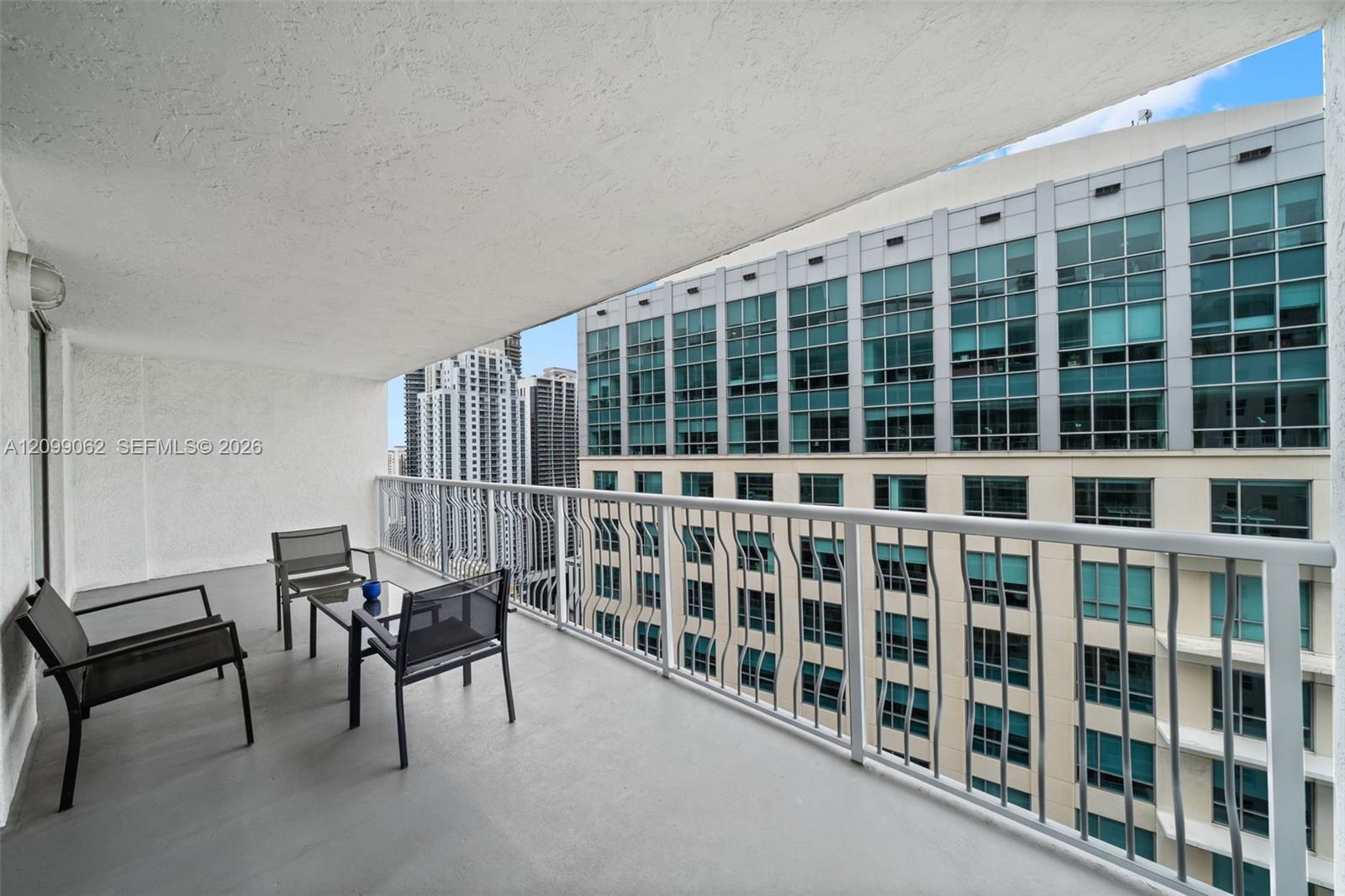 1200 Brickell Bay Dr # 3908