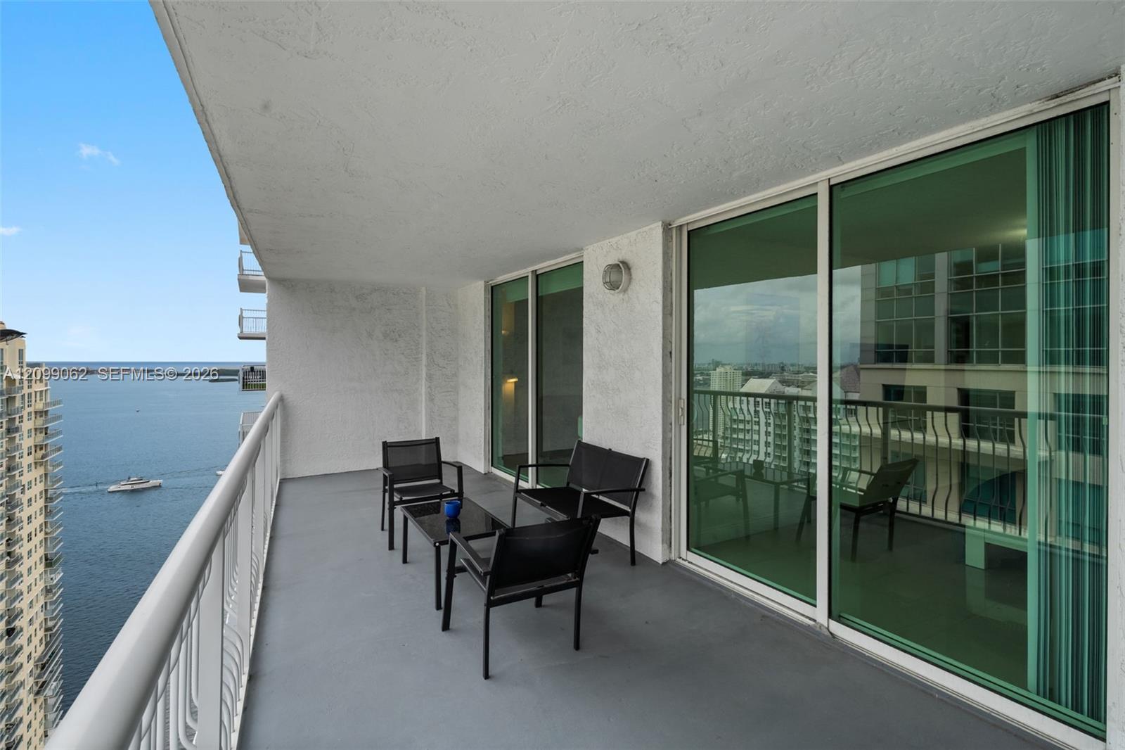 1200 Brickell Bay Dr # 3908