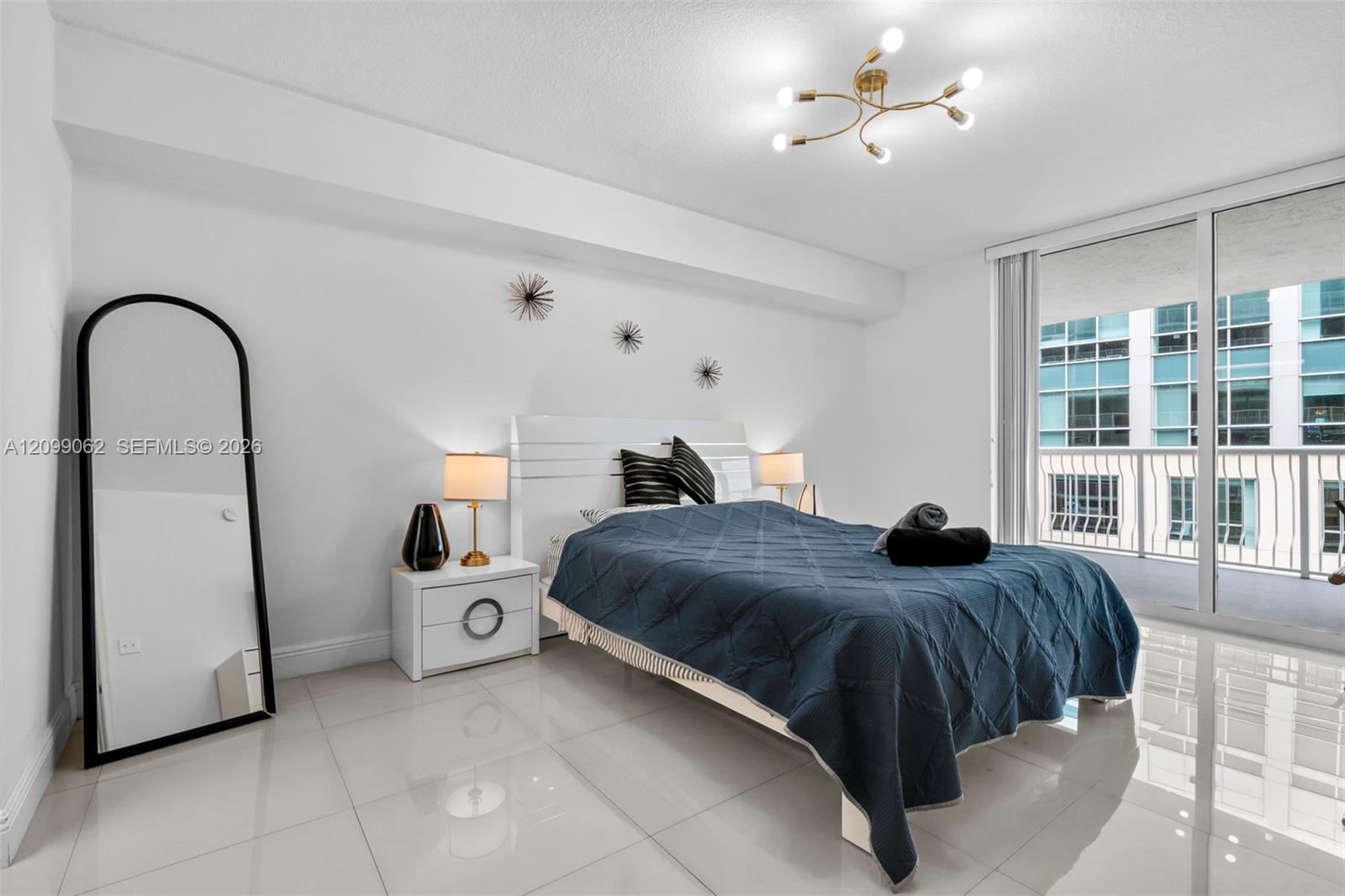 1200 Brickell Bay Dr # 3908