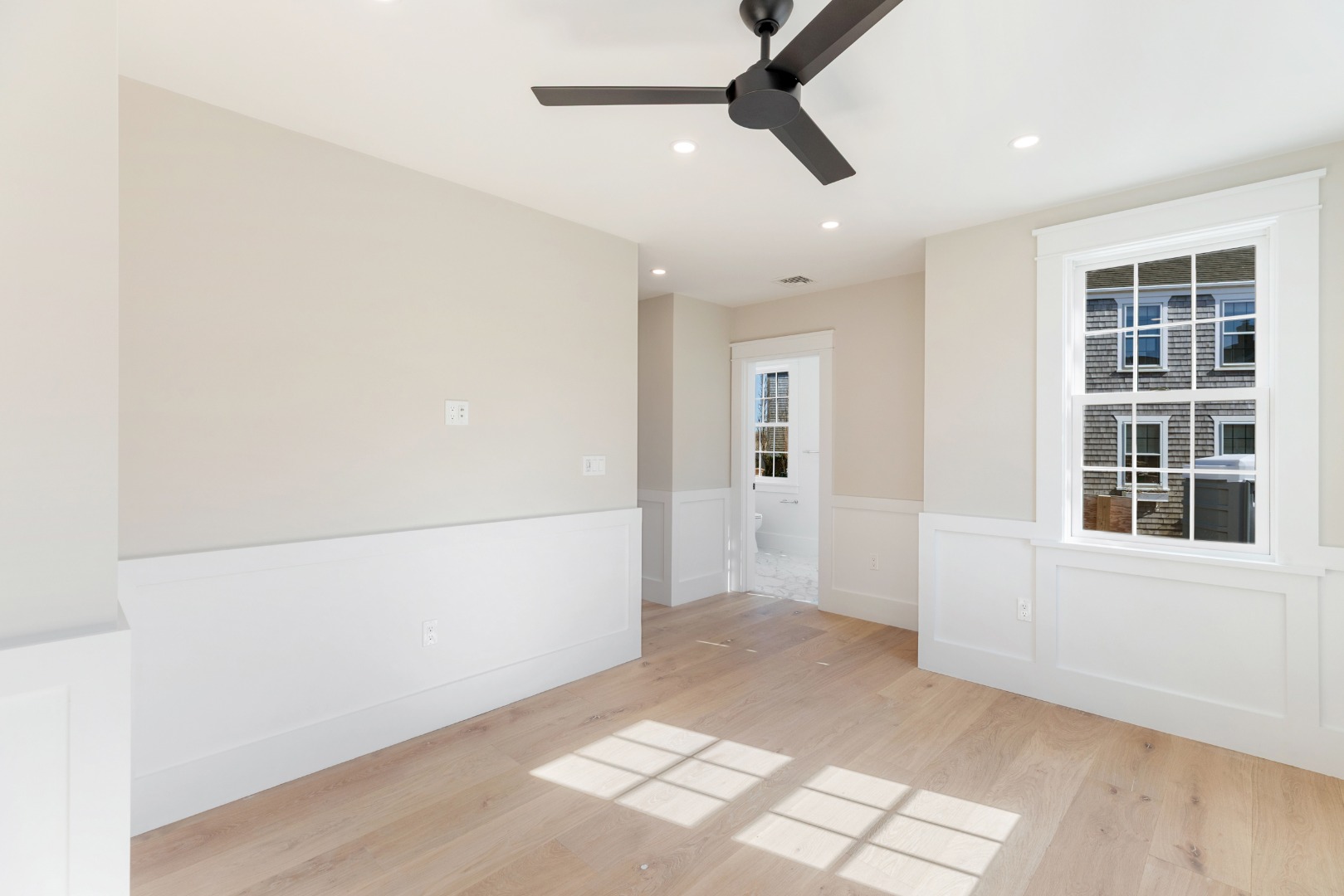 6 Mariner Way