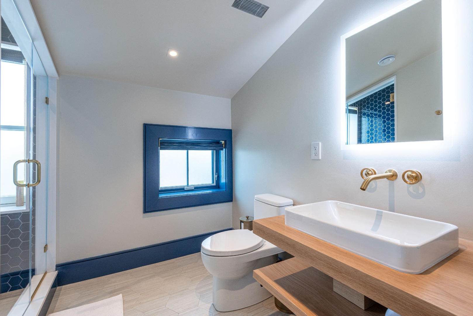 1 Smooth Hummocks Way & 1 Farmview Drive