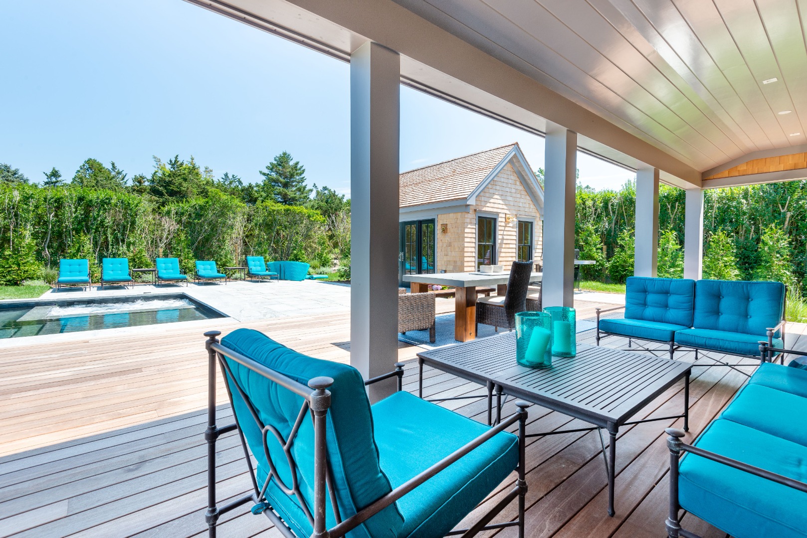 1 Smooth Hummocks Way & 1 Farmview Drive