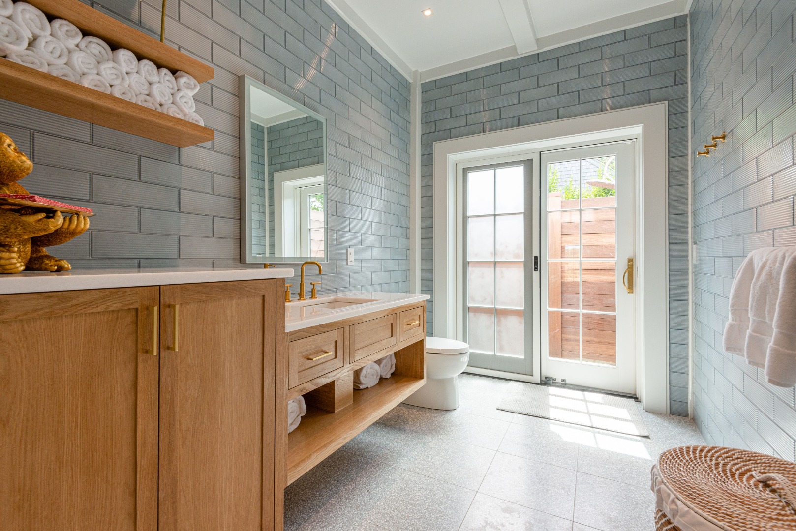 1 Smooth Hummocks Way & 1 Farmview Drive