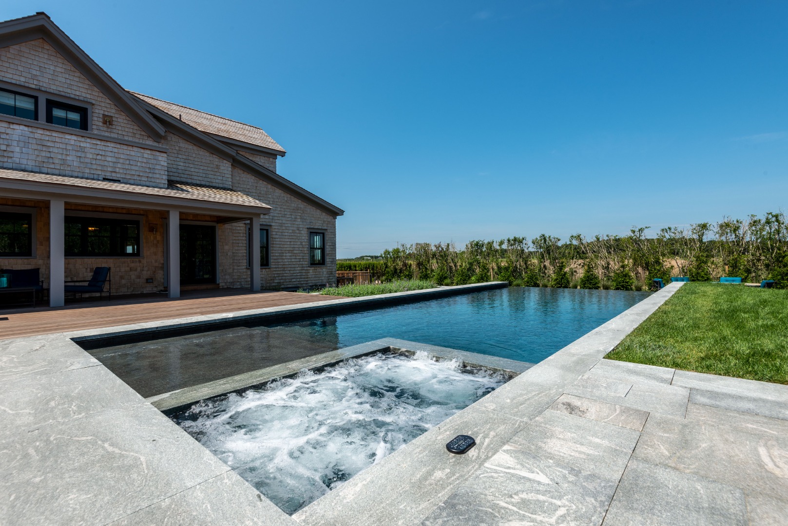 1 Smooth Hummocks Way & 1 Farmview Drive