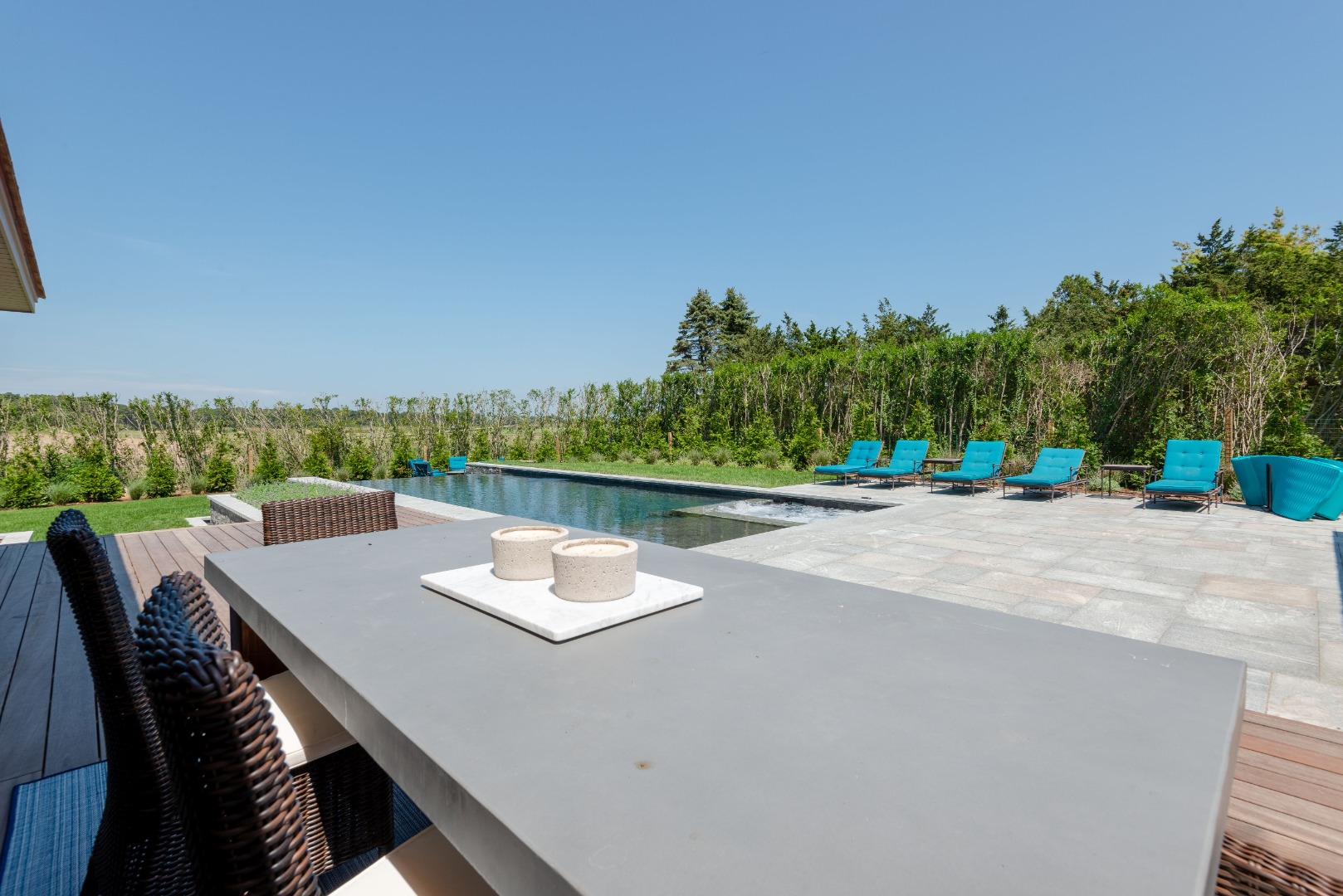 1 Smooth Hummocks Way & 1 Farmview Drive