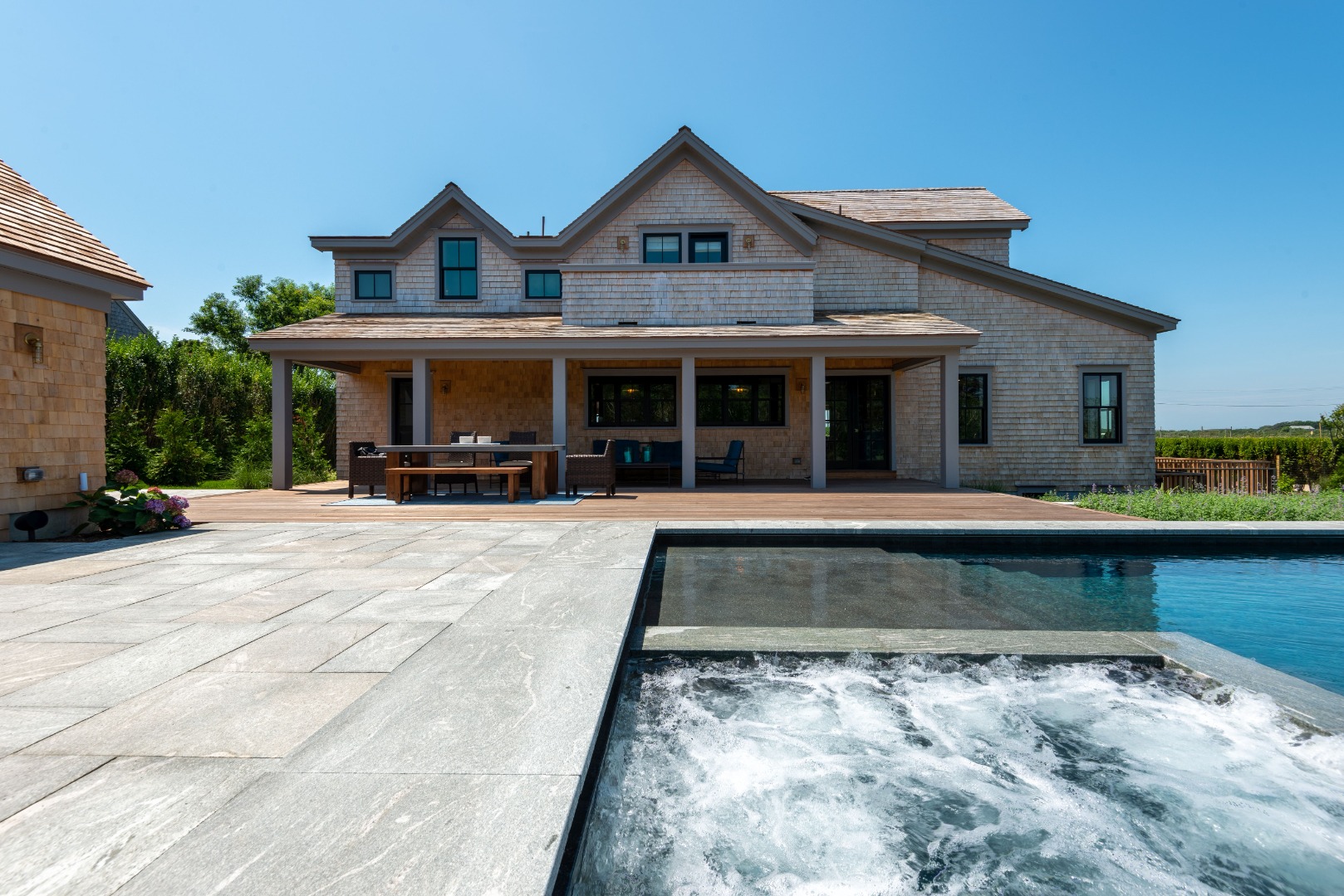 1 Smooth Hummocks Way & 1 Farmview Drive