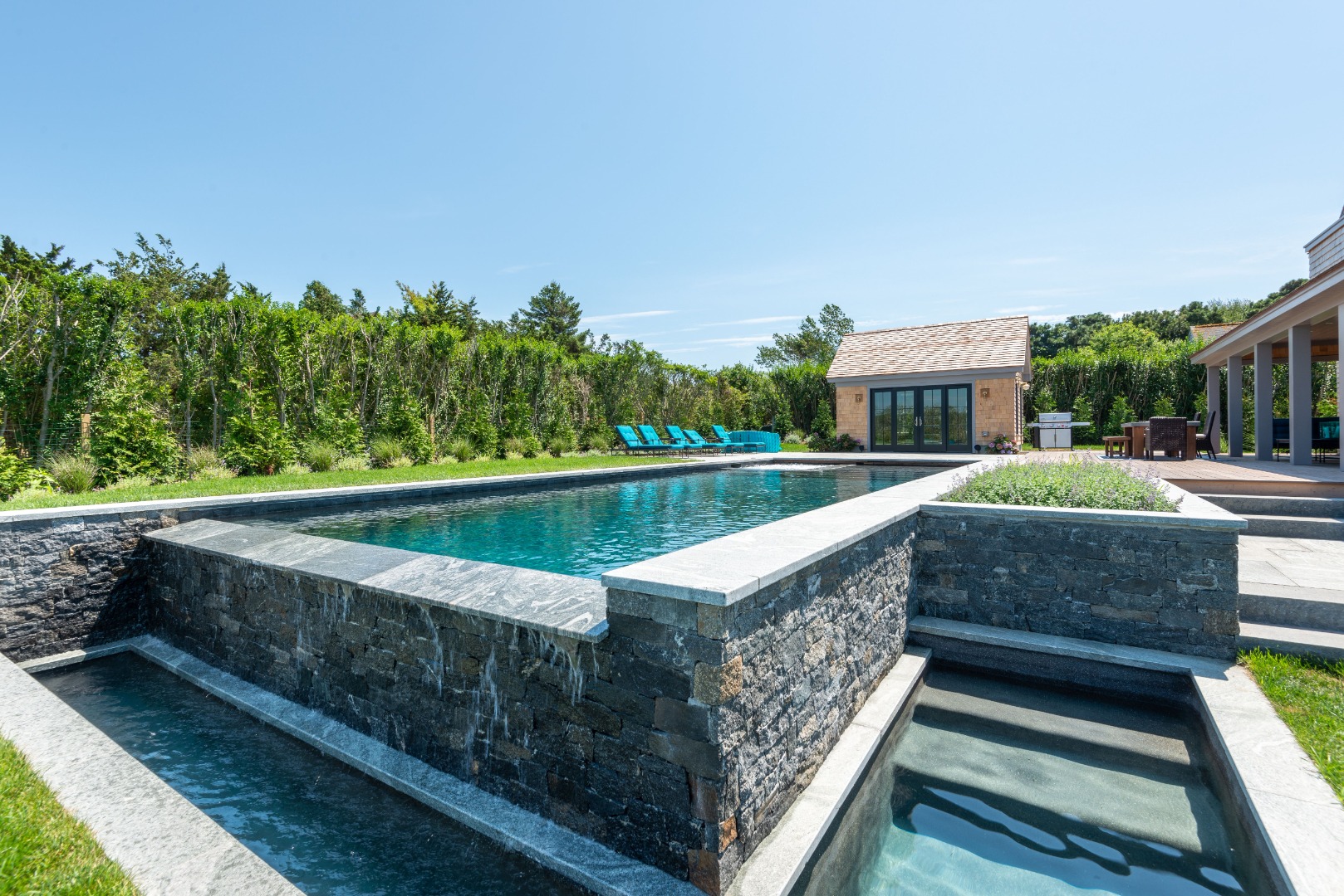 1 Smooth Hummocks Way & 1 Farmview Drive