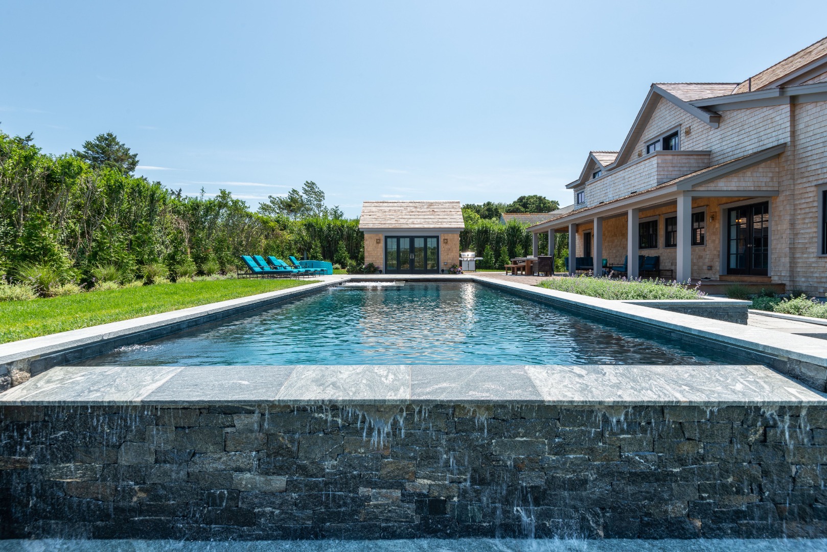 1 Smooth Hummocks Way & 1 Farmview Drive