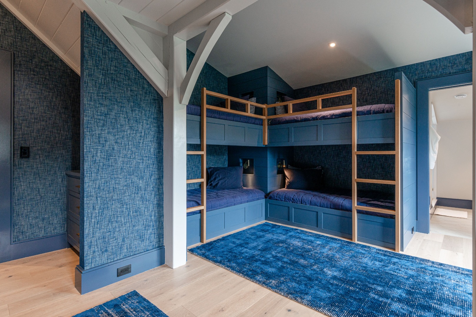 1 Smooth Hummocks Way & 1 Farmview Drive