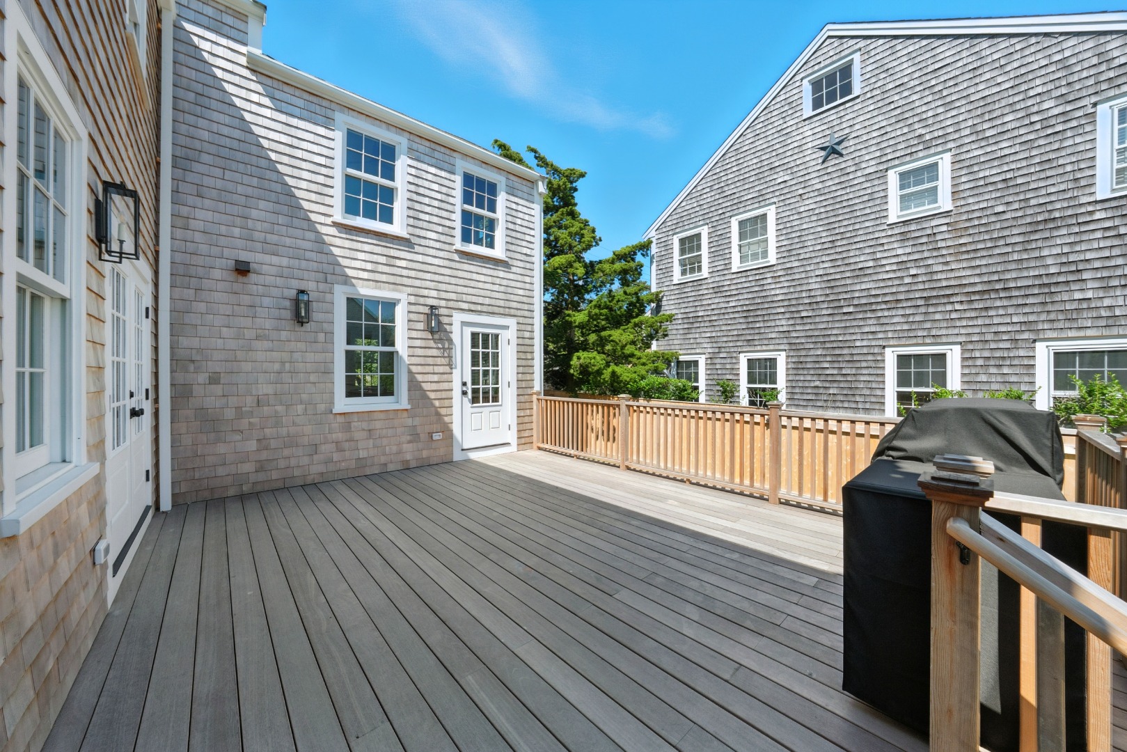 2 Mariner Way