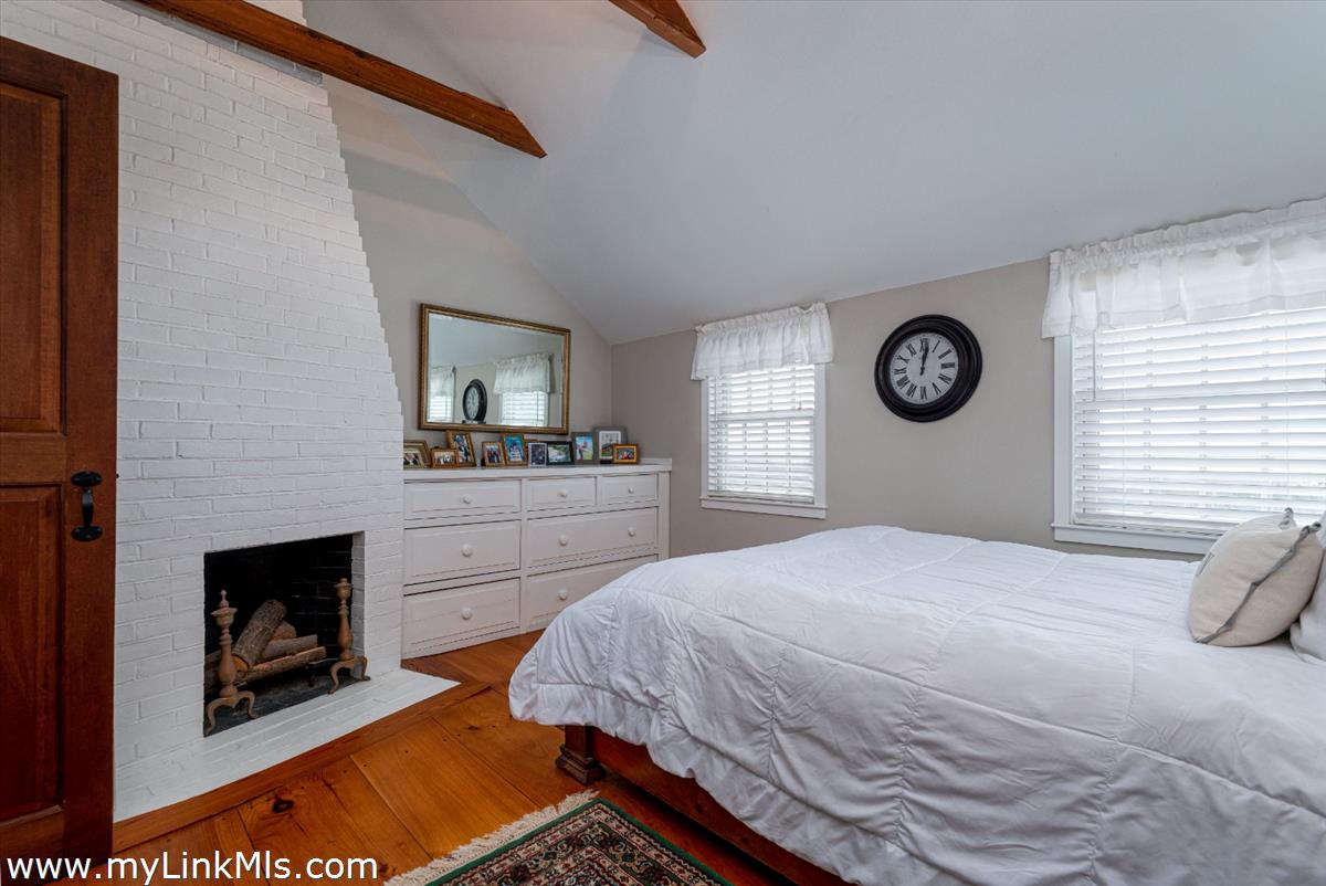 6 Marion Avenue